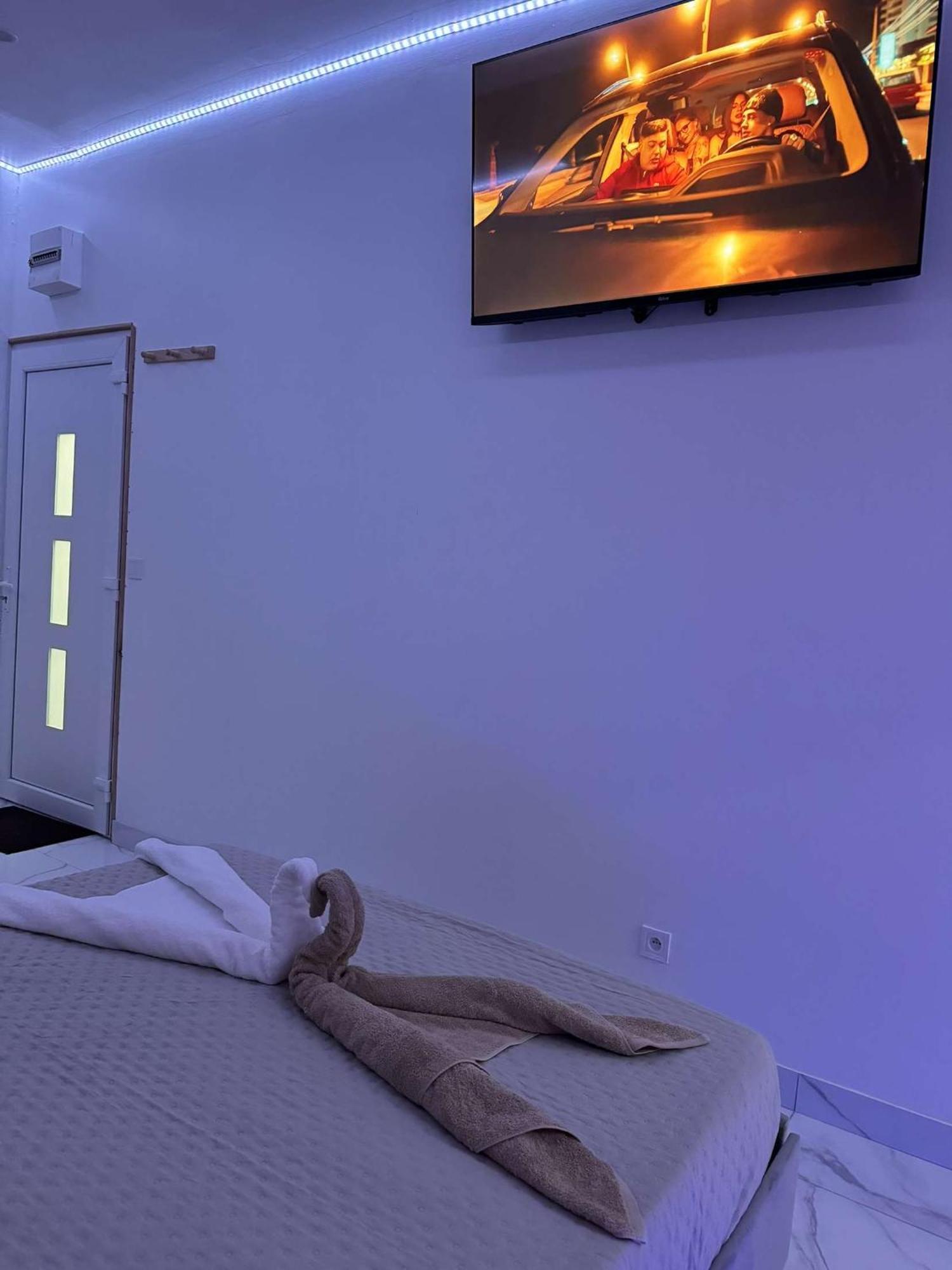Suite Gold By L Amaryllis I Jacuzzi & Sauna Prive I Centre Beziers Arrivee Autonome Экстерьер фото